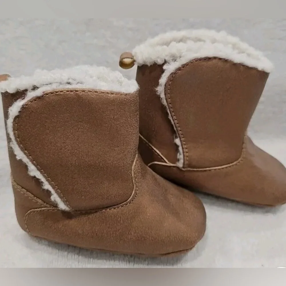 NWT, Carters Toddler Bootie Tan Hook‎ & Loop Closure Faux Fur Lined, 3-6m, C74